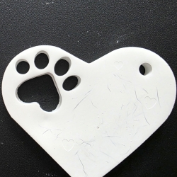 Herz aus Giesskeramik mit Tierhaaren