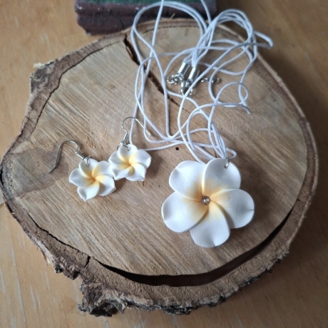 Kette und Ohrringe, Blume, weiß 