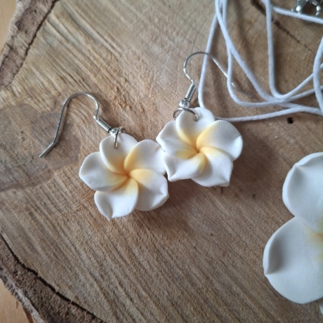 Kette und Ohrringe, Blume, weiß 