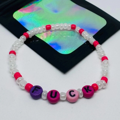 Perlenarmband mit Wunschtext | Statement