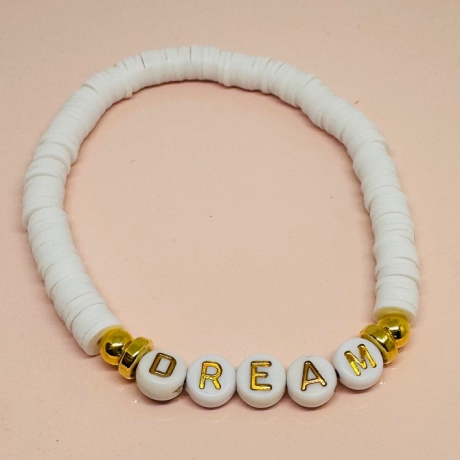 Personalisiertes Heishi Perlenarmband mit Wunschtext