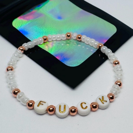 Perlenarmband mit Wunschtext | Statement