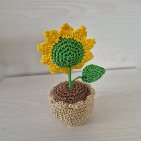 Sonnenblume im Topf (als Häkelblume)