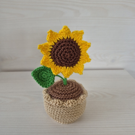 Sonnenblume im Topf (als Häkelblume)