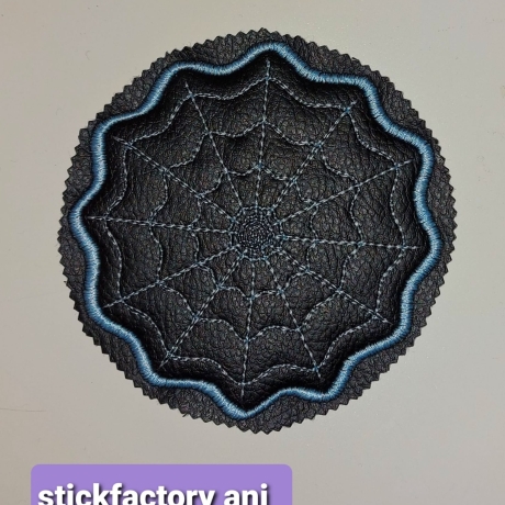Spinnennetz ith mug rug Stickdatei