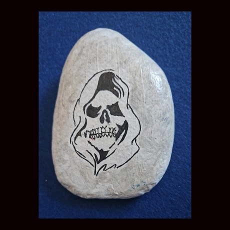 Stein, Naturstein, Flussstein - gemalt - Totenkopf
