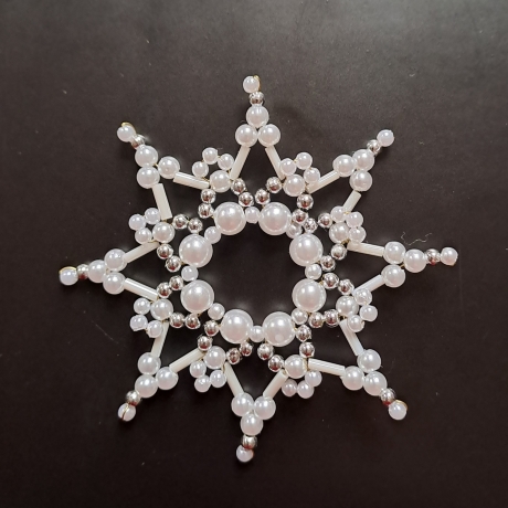 Perlenstern, weiß oder weiß/silber , Handarbeit
