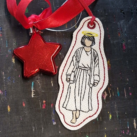 ITH-Geschenk-Anhänger Kontur | ältere Frau | 3.25 x 8.46 cm