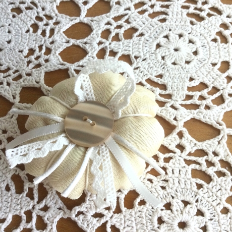 Stoffkürbis in Creme Shabby-Chic genäht von Hobbyhaus