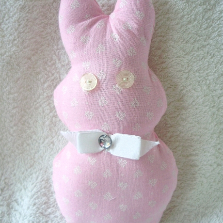 Osterhase♥in rosa mit Streublümchen♥genäht von Hobbyhaus