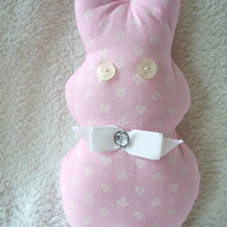 Osterhase♥in rosa mit Streublümchen♥genäht von Hobbyhaus