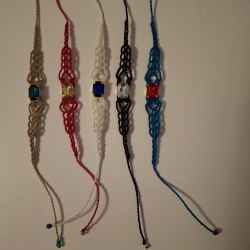 Makramee Armband mit Strasstein