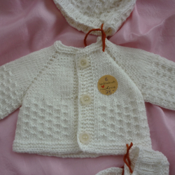 Strickjacke und Mütze für Puppengröße 30 - 33 cm