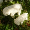 Großes Schaf. Gestrickt u. schafwollgefüllt