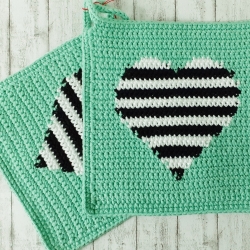 Topflappen Streifen-Herz mintgrün/weiß/schwarz