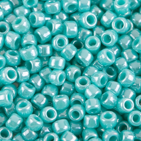 TR-11-132 Op Lustered Turquoise 2,2mm TOHO 11/0 Rocailles 10g