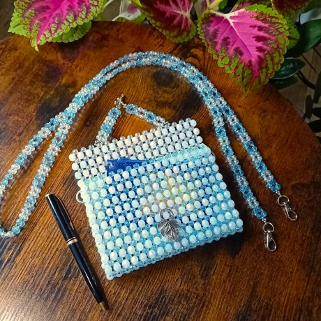 Perlen-Handtasche Abendtasche Theatertasche Damenhandtasche blau