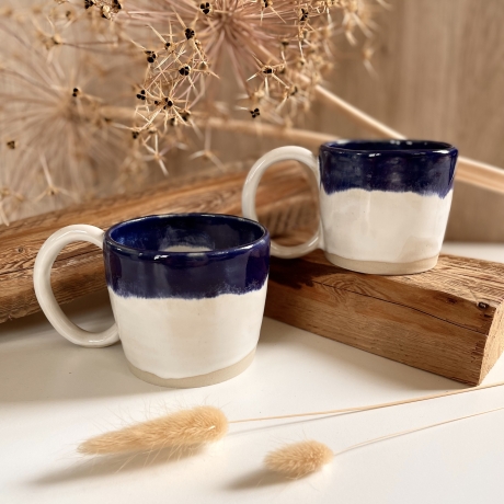 Handgemachte Keramik - getöpferte Tassen im Set weiß blau (2Stk)