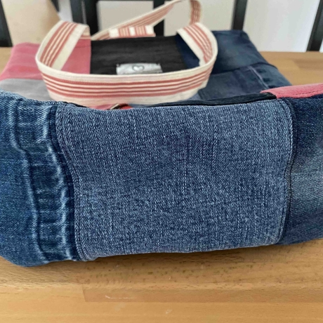 Bunte, einzigartige Handtasche aus Jeans ( upcycling)