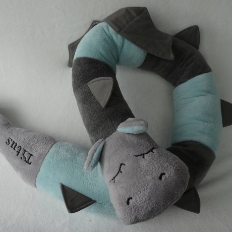 Bettschlange Drache, Puckschnecke, Bettrolle, Wickeltischrolle