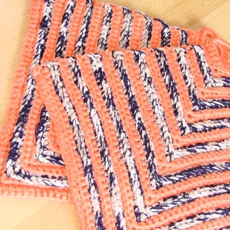 Topflappen in orange-beige-braun gehäkelt von Hobbyhaus