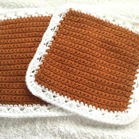 Topflappen Spültücher in braun und weiß handgehäkelt 