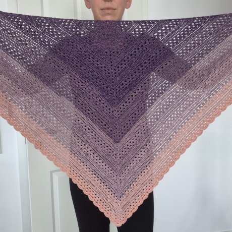 Häkeltuch mit Wellenborte - rosa (Dreieckstücher/Häkeltücher)