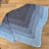 Häkeltuch mit Wellenborte - blau (Dreieckstücher/Häkeltücher)