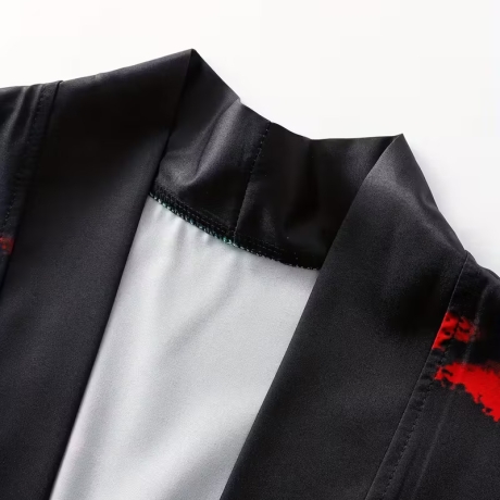 Herren-Kimono, Handarbeit, schwarz mit rotem Motiv, neu, kurz