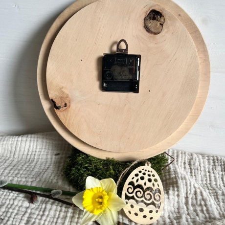 Handgefertigte Wanduhr aus Baumscheibe – Natürliches Design