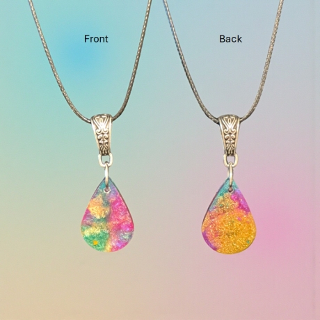 Kette mit Resin-Anhänger