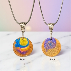 Kette mit Resin-Anhänger