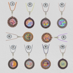 Kette mit Holzanhänger Blumenform