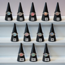 Silberfarbene Fingerringe mit Motivstein