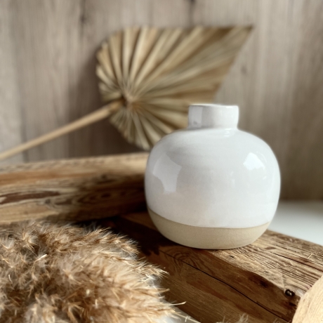 Handgemachte Keramik - getöpferte runde Vase weiß/beige