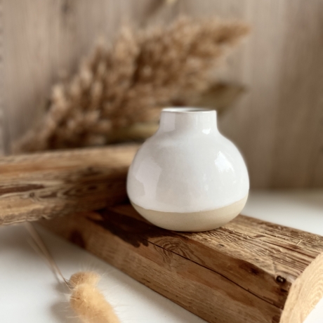 Handgemachte Keramik - getöpferte schlichte Vase weiß
