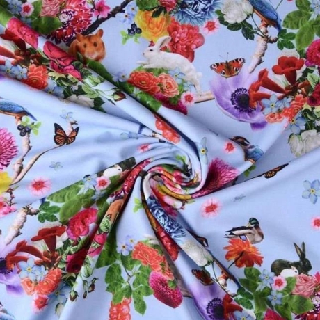 Jersey Blumen Vögel Schmetterlinge hellblau – 150 cm breit