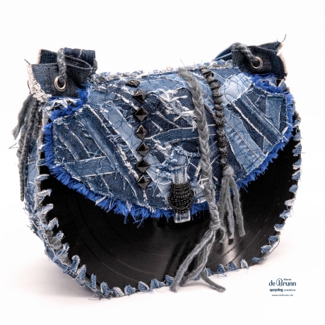 Upcycling Handtasche aus Schallplatten und Jeansresten