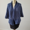 Stola mit Ajourmuster, Viola, Handgestrickt