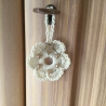 Weihnachts-Häkelkränzchen beige mit braunen Perlen und Sternchen