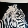 Dekokissen mit Zebra-Motiv