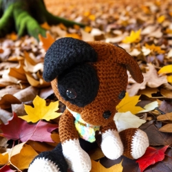 Amigurumi Häkel-Welpe „WollLicht“