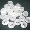 10x weiße Kunststoffknöpfe wie Perlmutt 13mm
