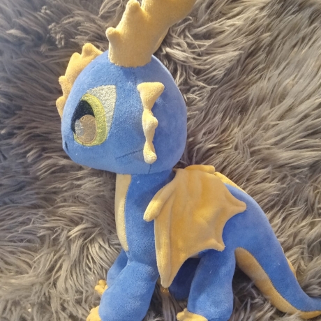 Kuscheltier Drache