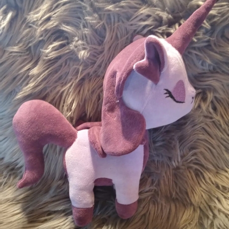 Kuscheltier Einhorn