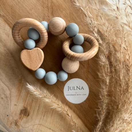 Greifring / Greifling / Motorikspielzeug Herz personalisiert