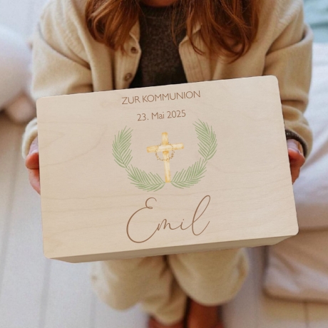 Personalisierte Erinnerungskiste zur Kommunion Taufe Konfirmation