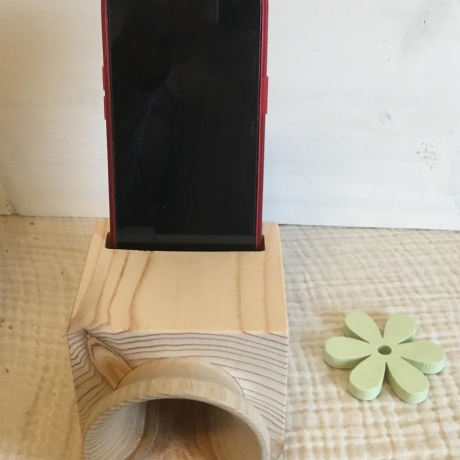 Handy Halterung mit integrierter Soundverstärkung