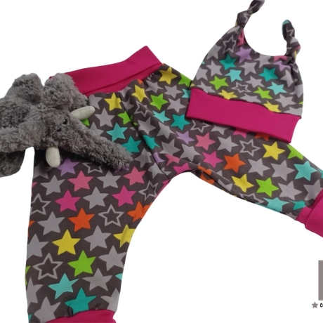 Geschenk zur Geburt Babyset Regenbogen Sterne Hose & Mütze 62/68