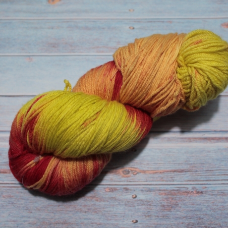Handgefärbte Wolle Merino Feinheit 56